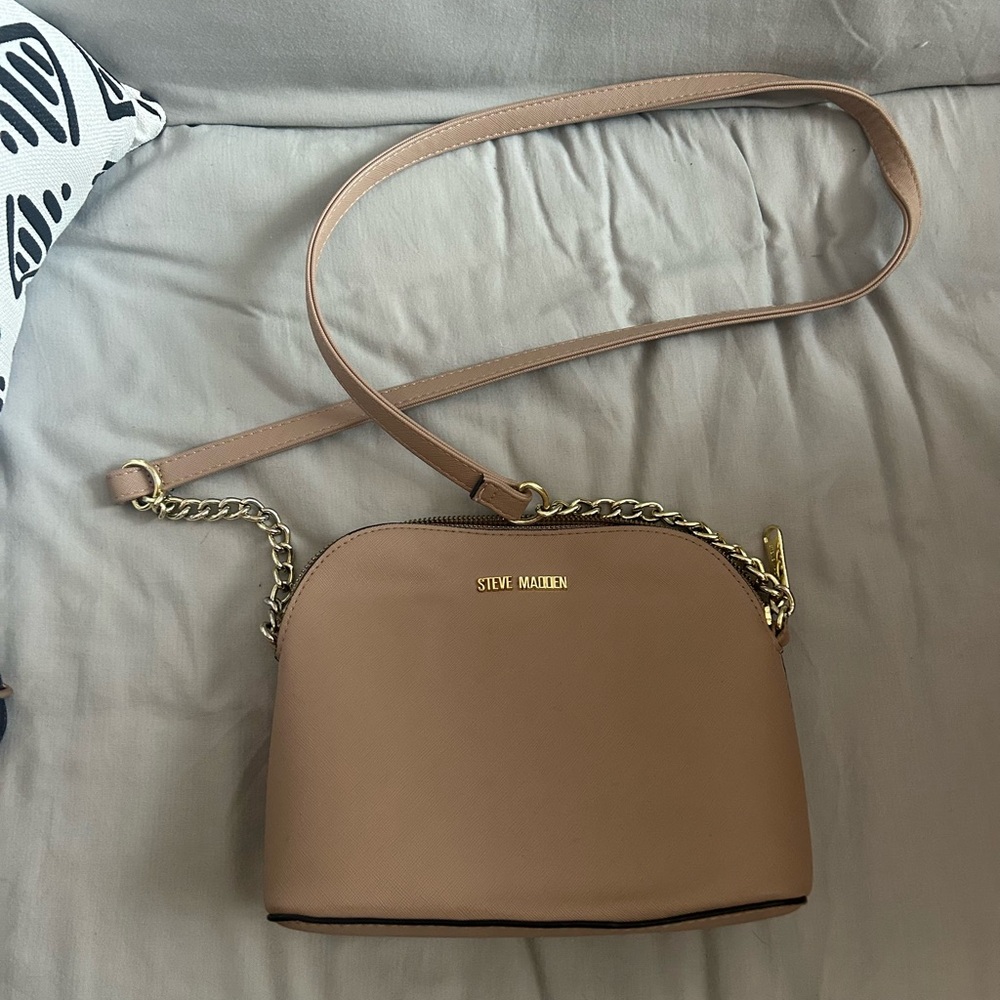 Steve Madden Beige Crossbody Bag with Gold Chain